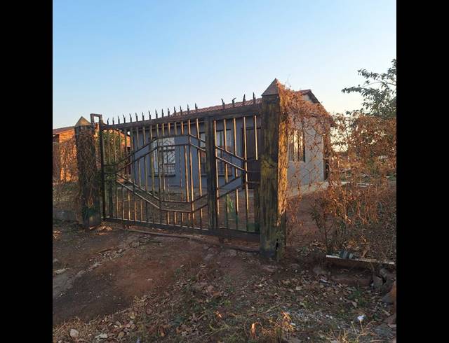 2 BEDROOM HOUSE FOR SALE IN SOSHANGUVE SOUTH